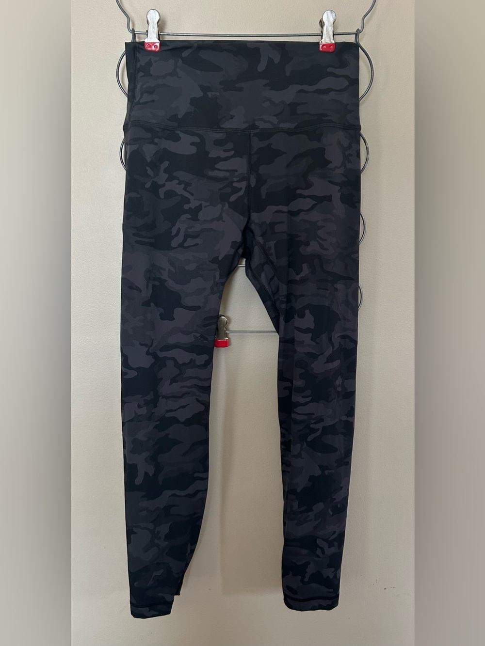 Heynuts Camo High-Waist Leggings - Charcoal Black